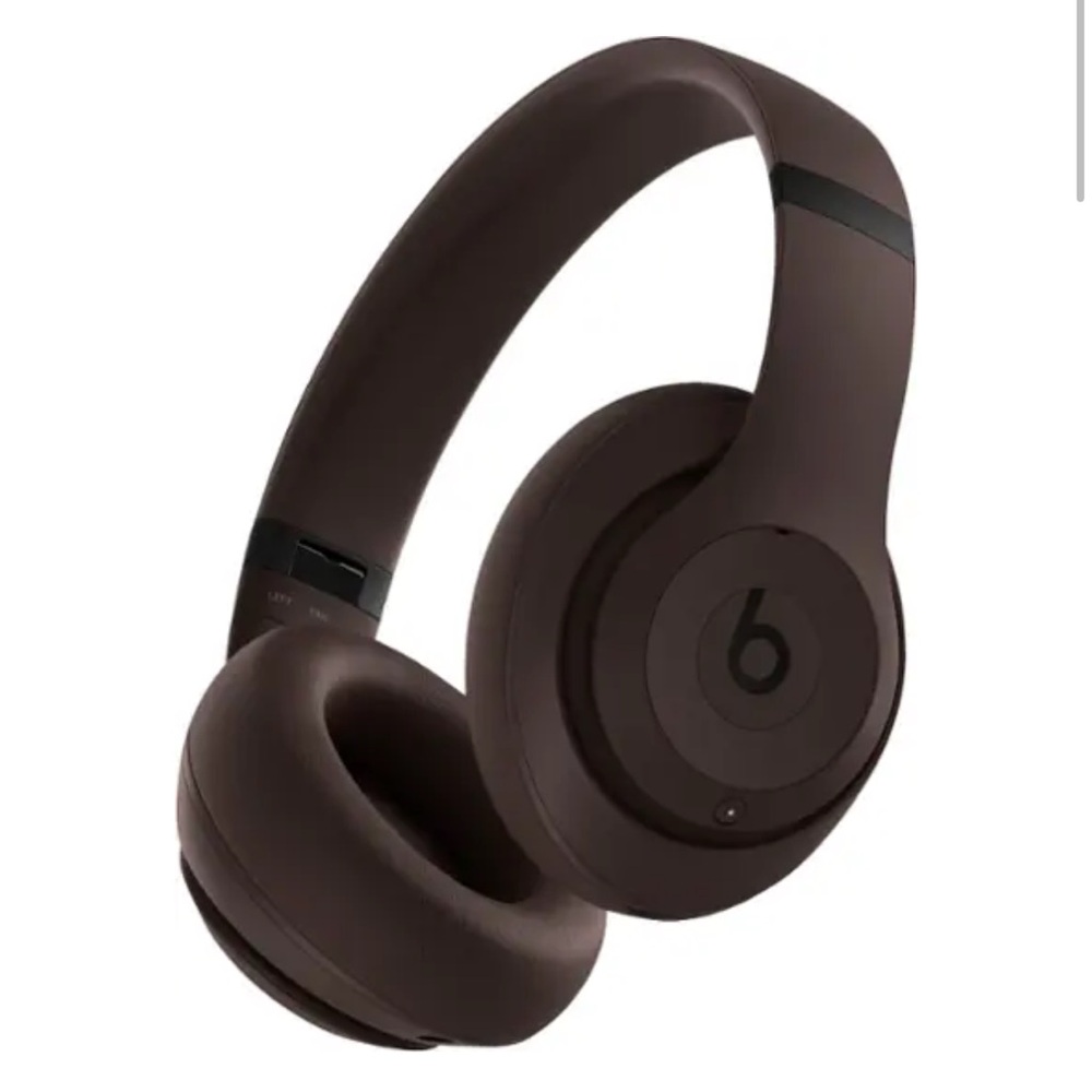 Beats -Studio Pro-Wireless Noise Cancelling Over the Ear Headphones - Deep Brown